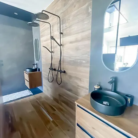 Lägenhet Avec Jacuzzi Et Piscine *